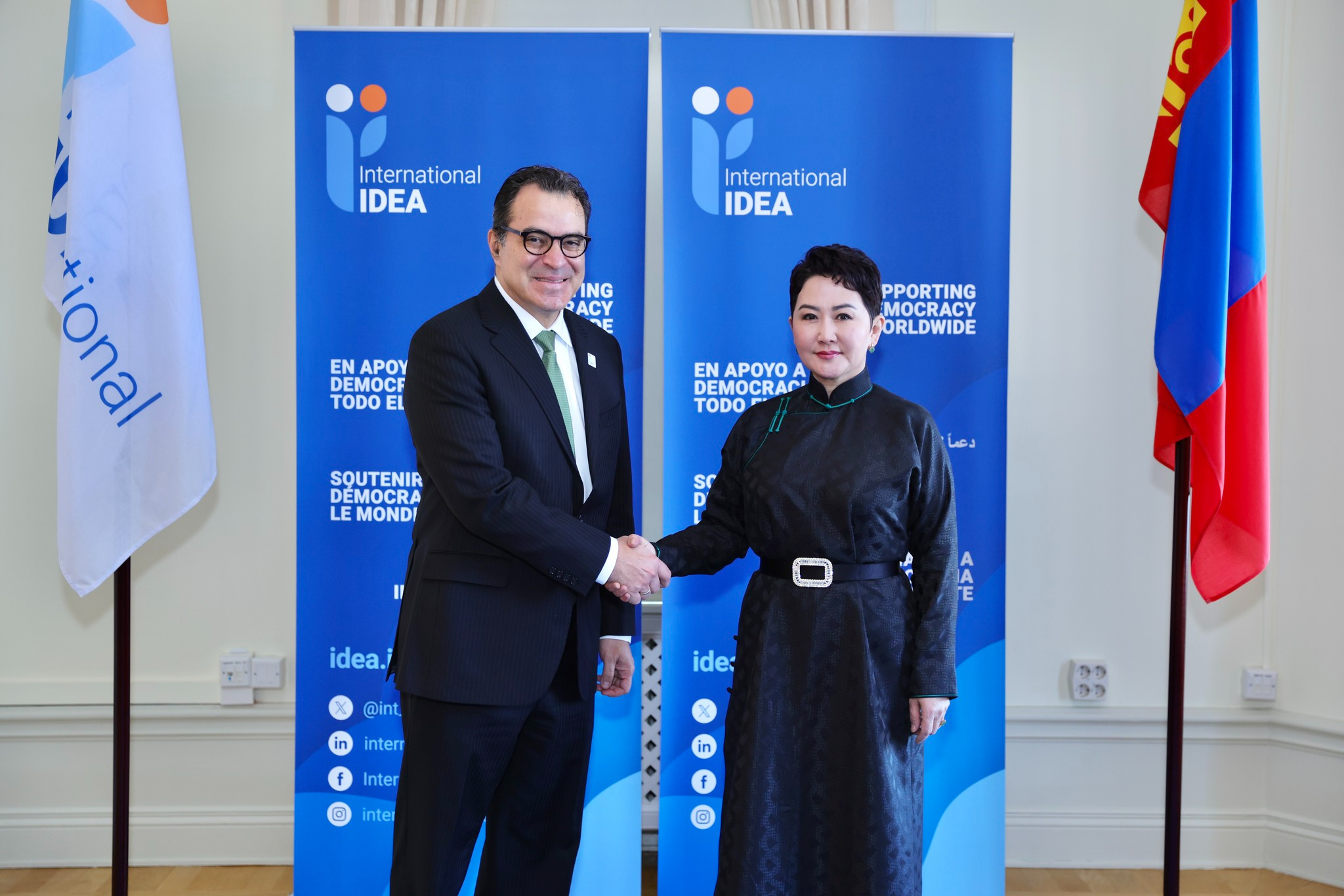 ГХЯ-НЫ САЙД Б.БАТЦЭЦЭГ АРДЧИЛАЛ, СОНГУУЛИЙН ТУСЛАЛЦААНЫ ОЛОН УЛСЫН ХҮРЭЭЛЭНГИЙН ЕНБД КЕВИН КАЗАС-ЗАМОРАТАЙ УУЛЗАВ